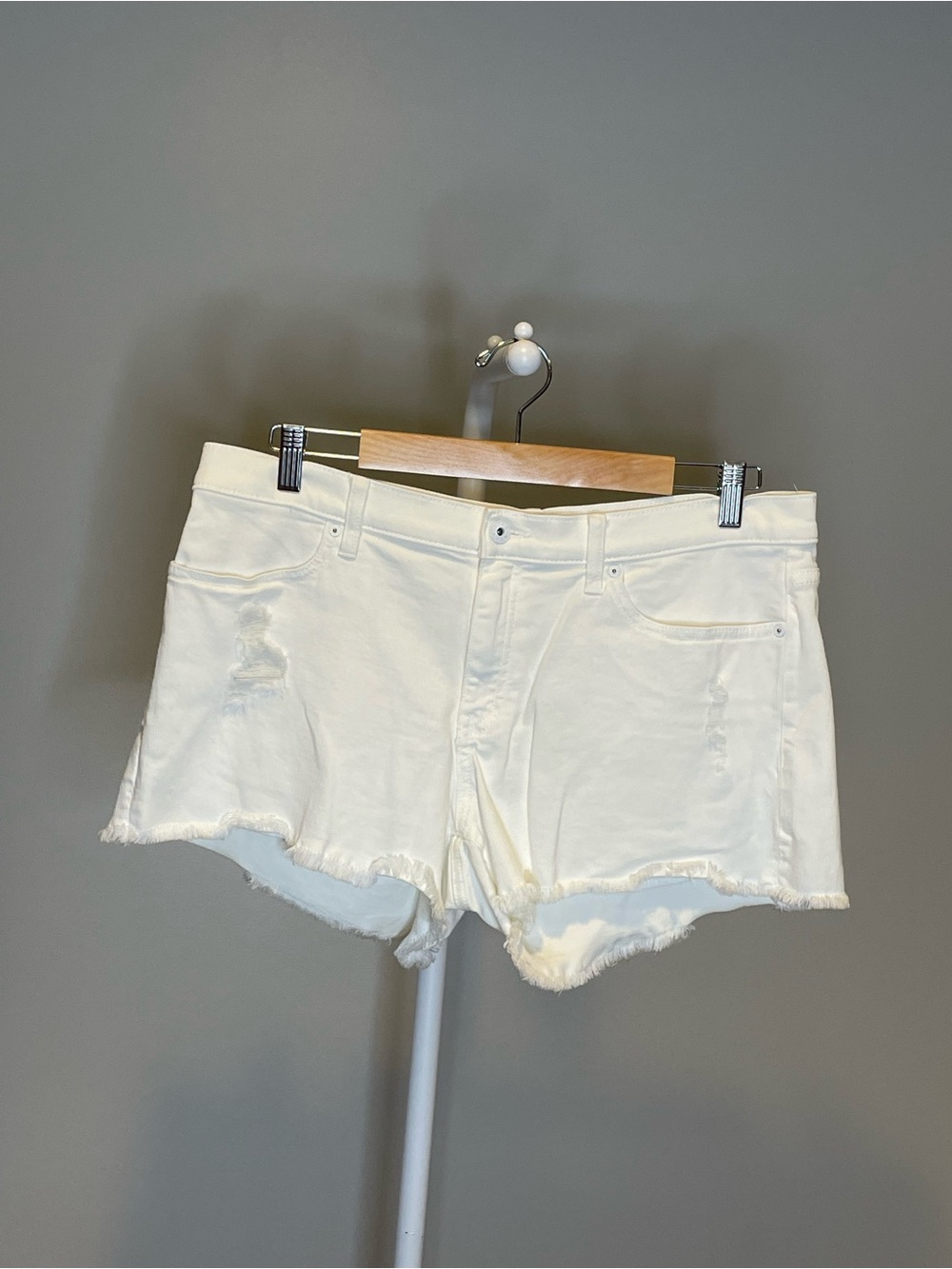 LILA RYAN White Distressed Denim Cutoff Shorts